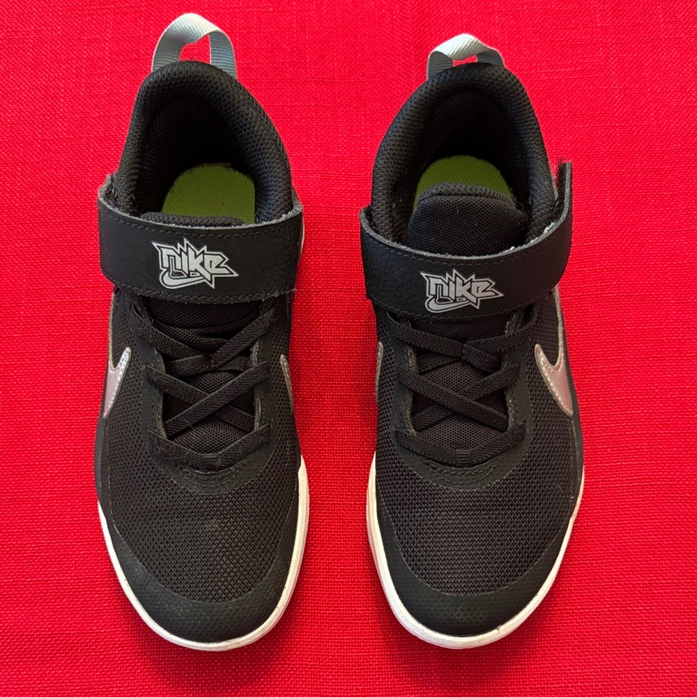 Nike Kids Black and Gray Basketball Sneakers